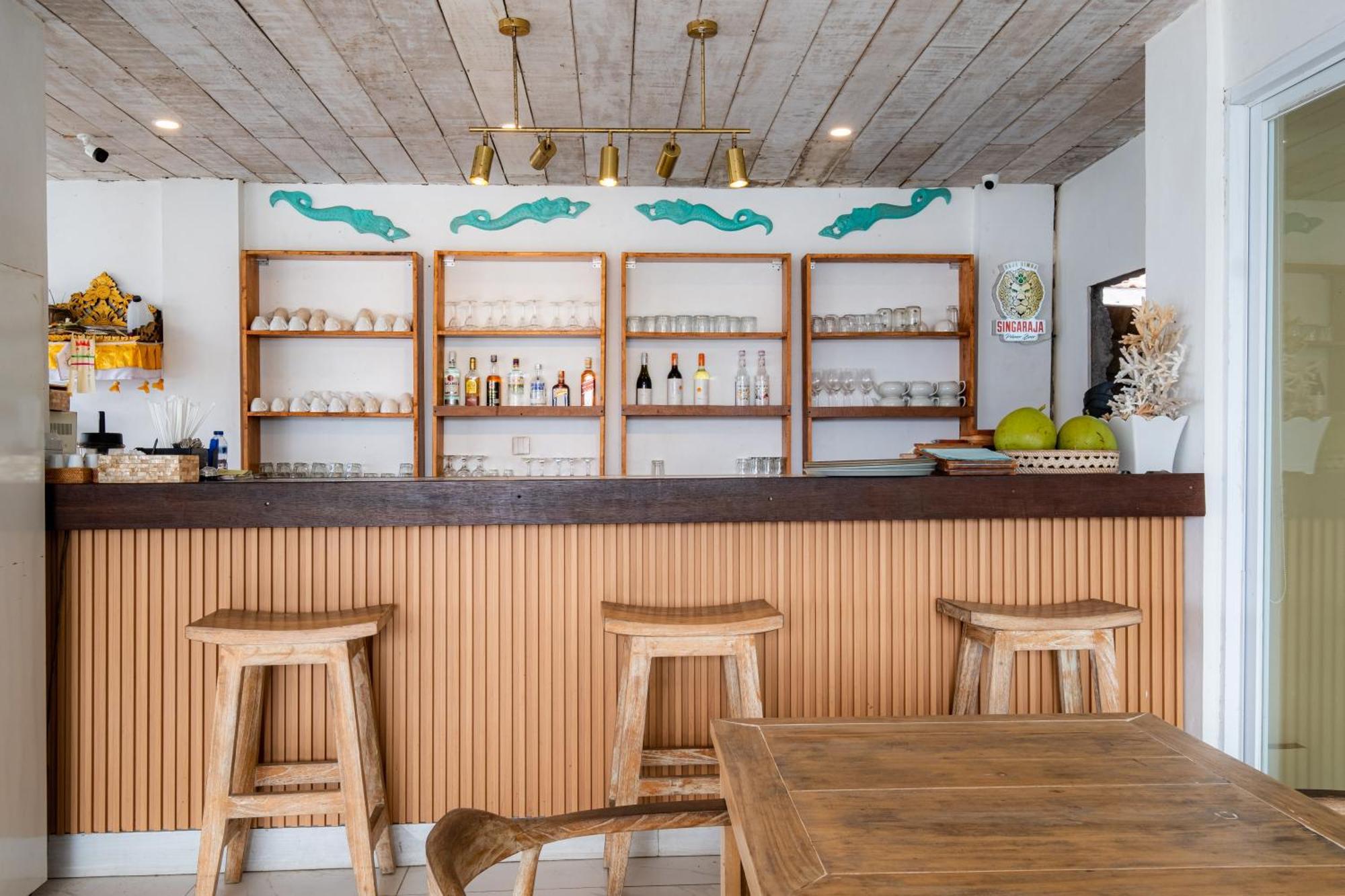 Amp Beach House Toyapakeh Ngoại thất bức ảnh