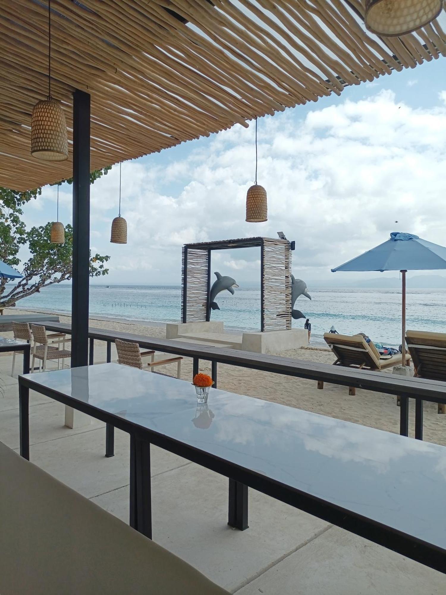 Amp Beach House Toyapakeh Ngoại thất bức ảnh