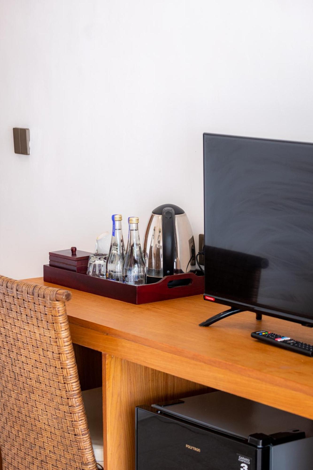 Amp Beach House Toyapakeh Phòng bức ảnh