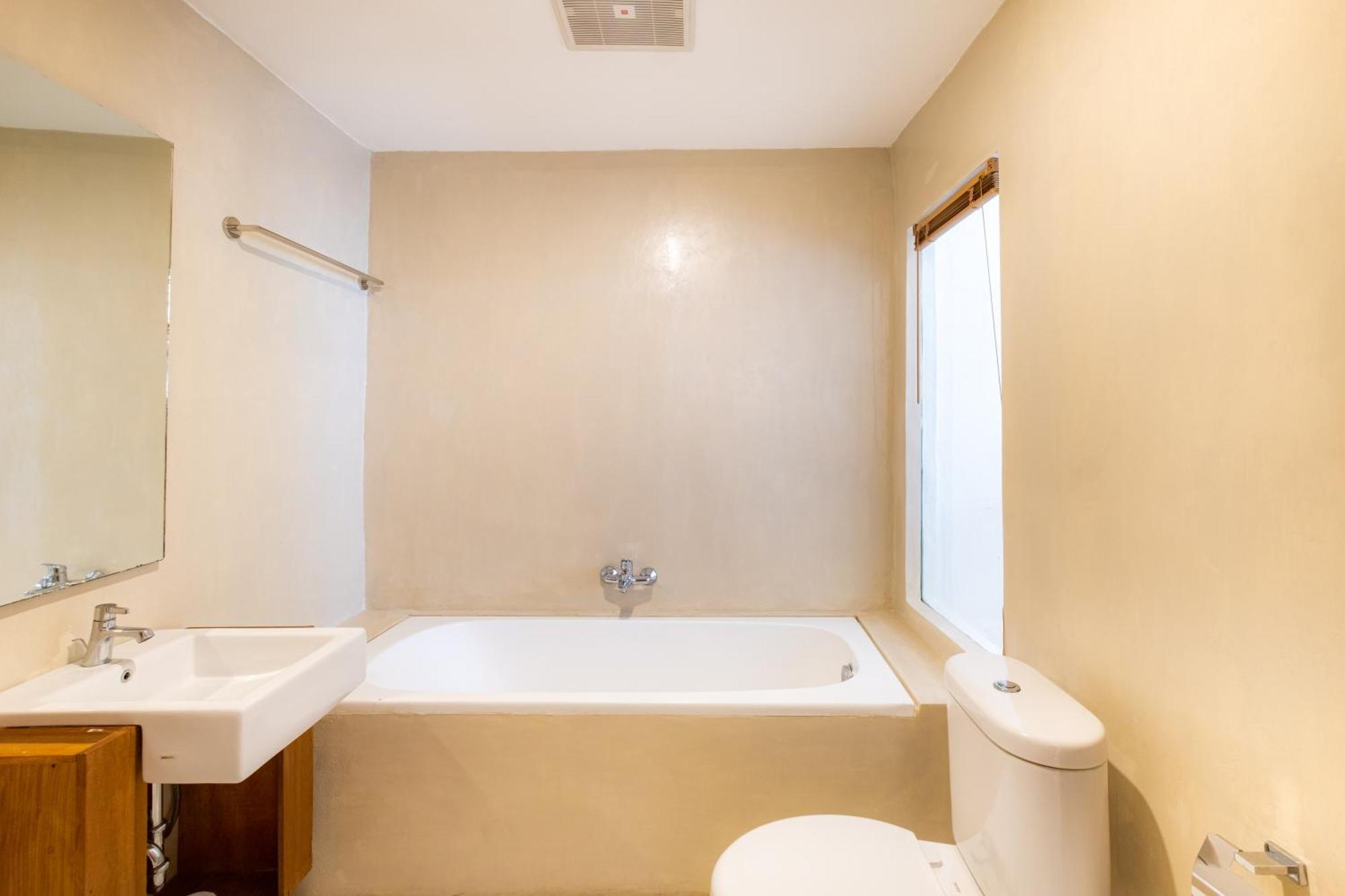 Amp Beach House Toyapakeh Phòng bức ảnh