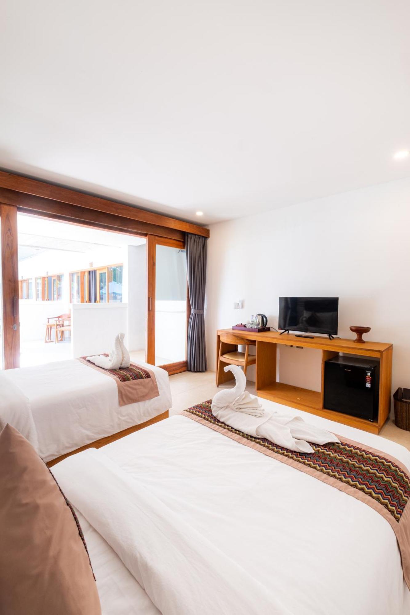 Amp Beach House Toyapakeh Phòng bức ảnh